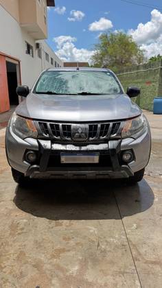 MITSUBISHI L200 TRITON 2.4 16V TURBO DIESEL OUTDOOR GLS CD 4X4 AUTOMÁTICO